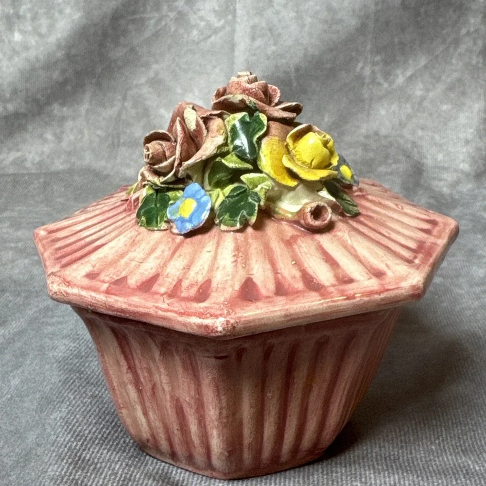 VINTAGE Capodimonte Cupcake Trinket Box Ring Dish Italy Pink Floral topper VGUC!